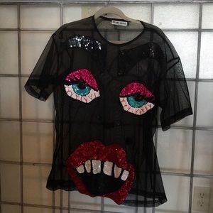 Discount universe mesh face shirt